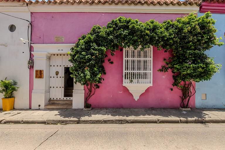 Casa de 5 Hab en la Ciudad Amurallada con Piscina