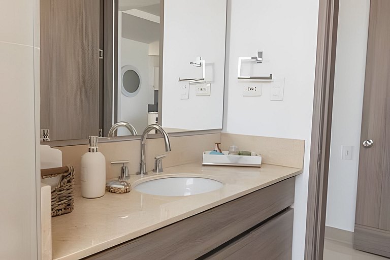 Lujoso Apto de 2 Hab en piso 20 - Morros City