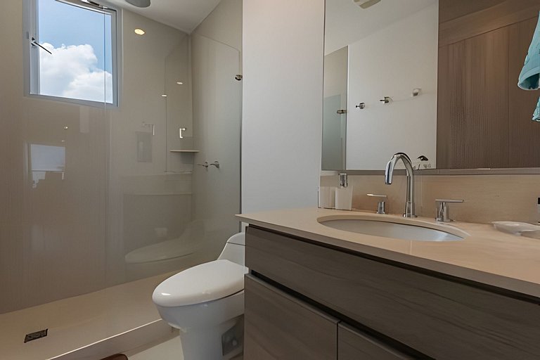 Lujoso Apto de 2 habitaciones en piso 30