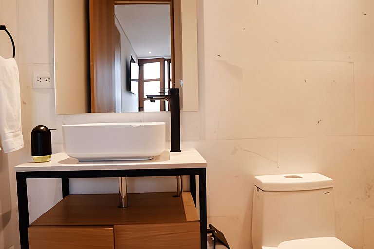 Relaxing New Apt w/ Balcony in Getsemani!