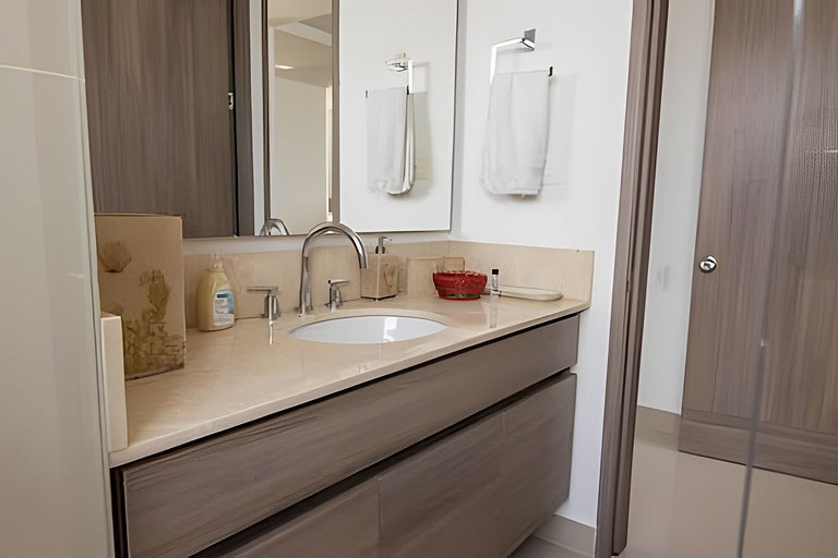 Lujoso Apto de 2 Hab en piso 26 - Morros City