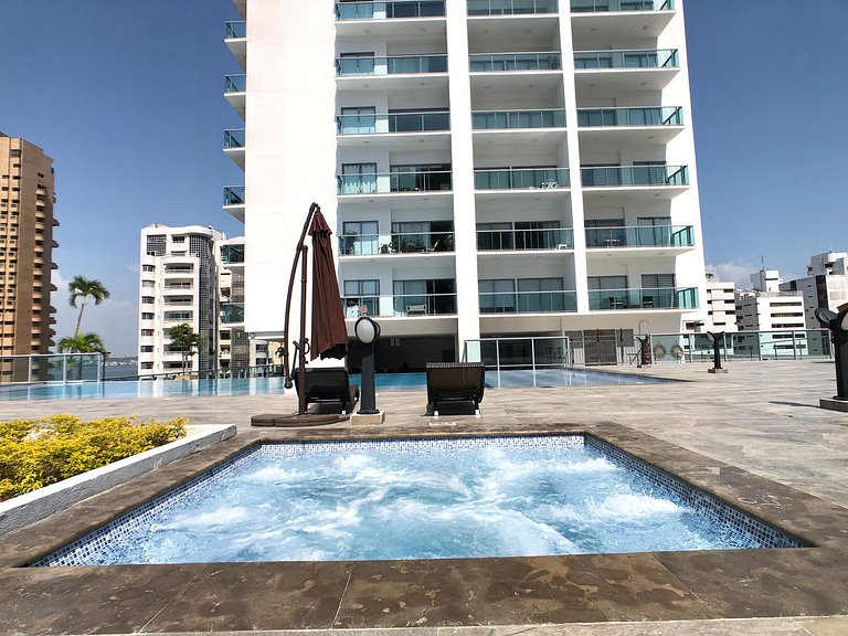 Lujoso Apto de 2 habitaciones en piso 23-Infinitum