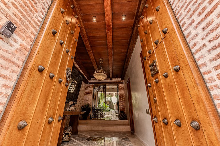 Casa IsaLuna: Oasis Privado de Lujo