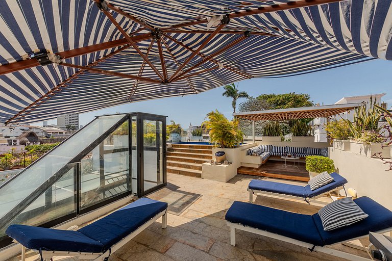 Casa de 5 Hab en la Ciudad Amurallada con Piscina