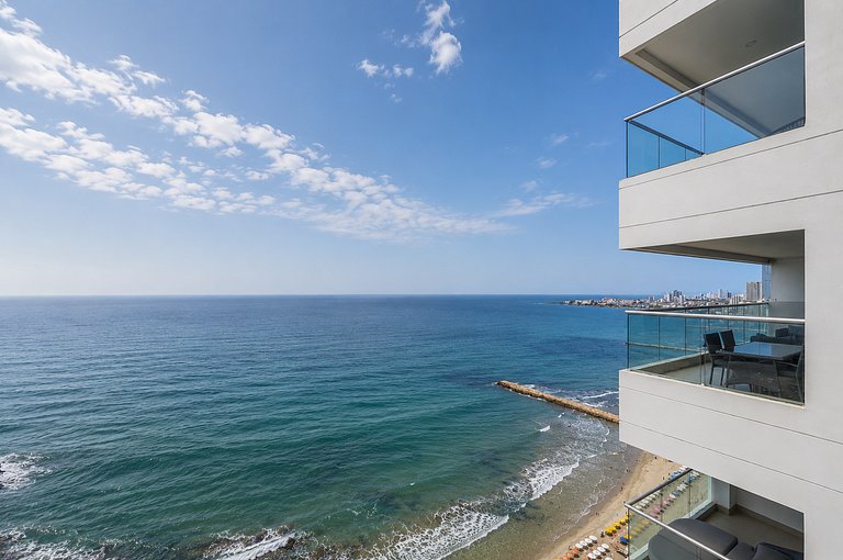 ¡Espectacular Apto Con Vista al Mar Piso 28!
