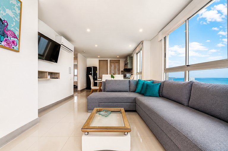 ¡Espectacular Apto Con Vista al Mar Piso 28!