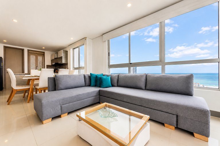 ¡Espectacular Apto Con Vista al Mar Piso 28!